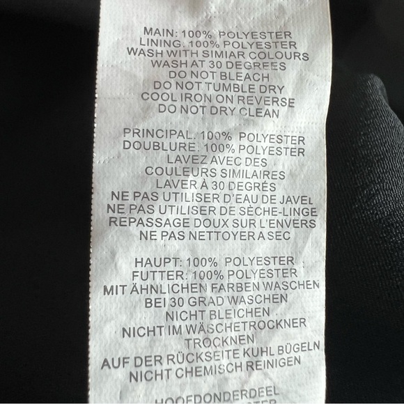 NASTY GAL Deep V Neck Puff Sleeve Black Shorts Romper Size 6 - Picture 10 of 10